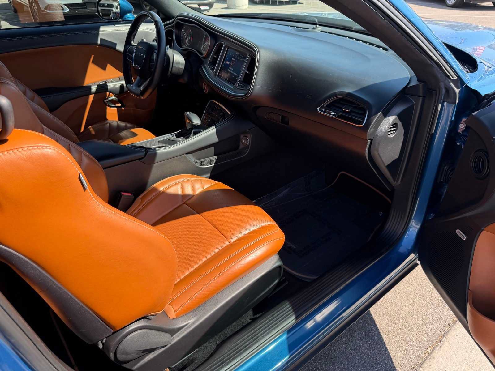 Used 2022 Dodge Challenger SRT Hellcat w/ Plus Package RWD image 27