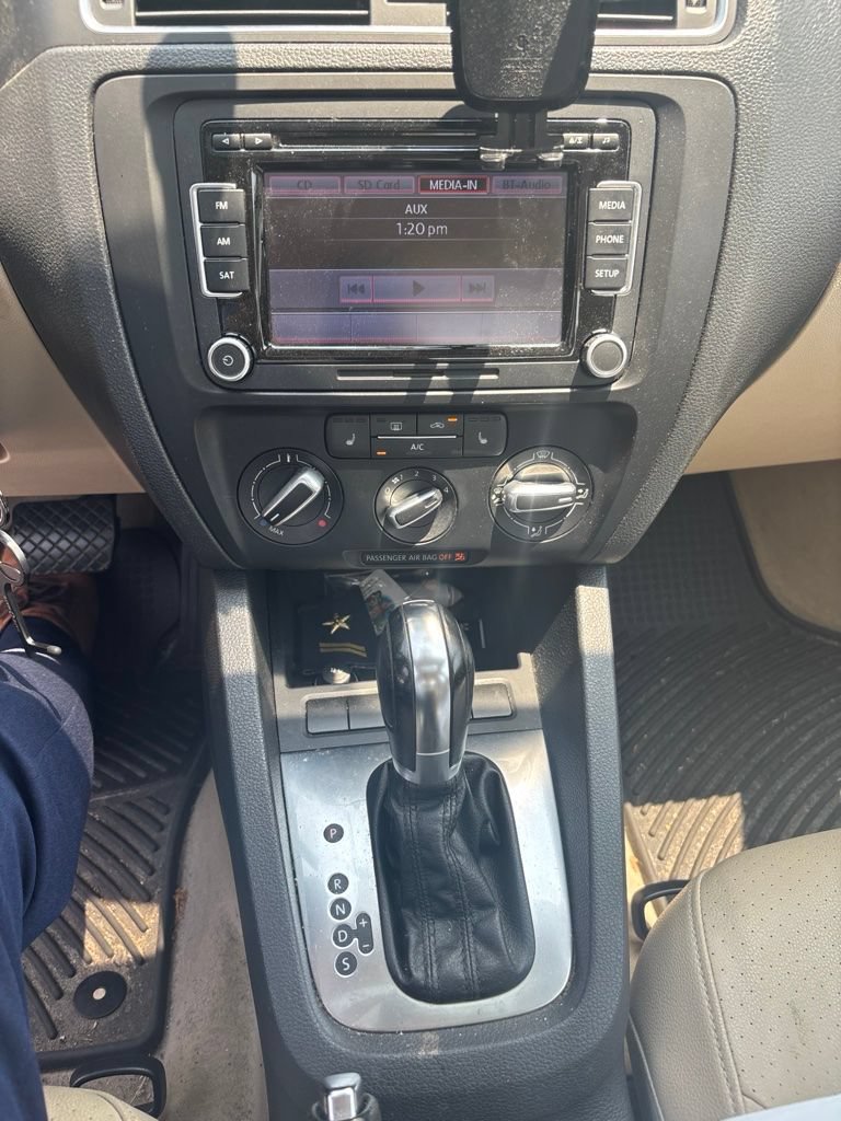 Used 2013 Volkswagen Jetta SE FWD image 11