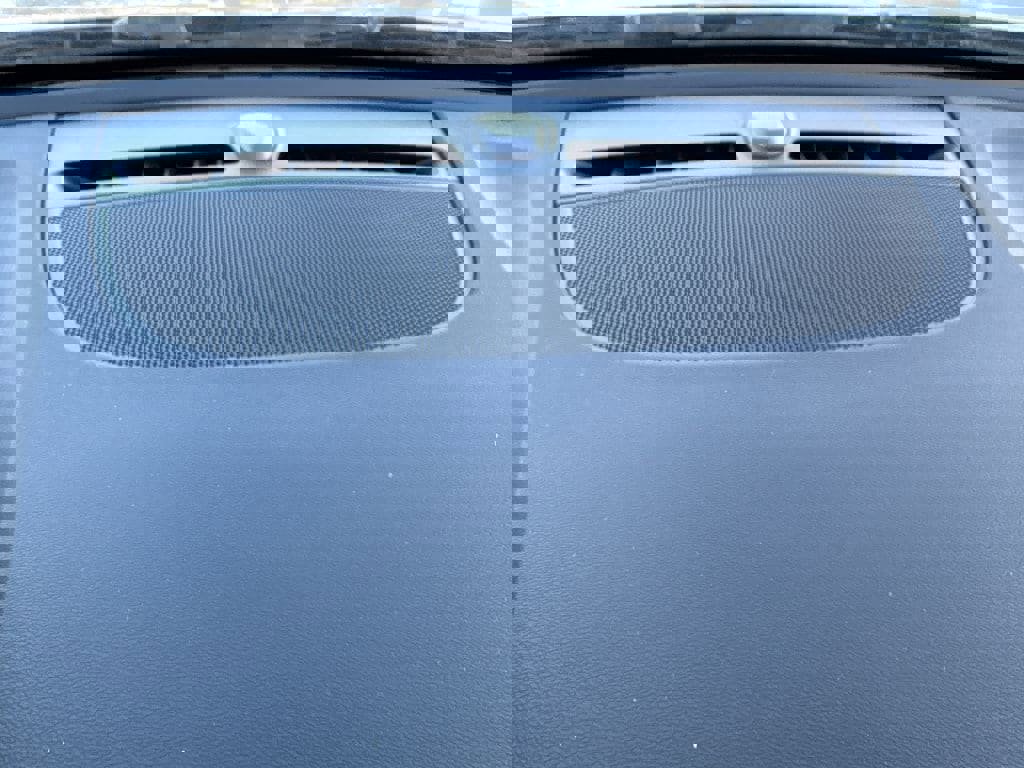 New 2026 Volvo XC40 B5 Plus w/ Protection Package Premier AWD/4WD image 10