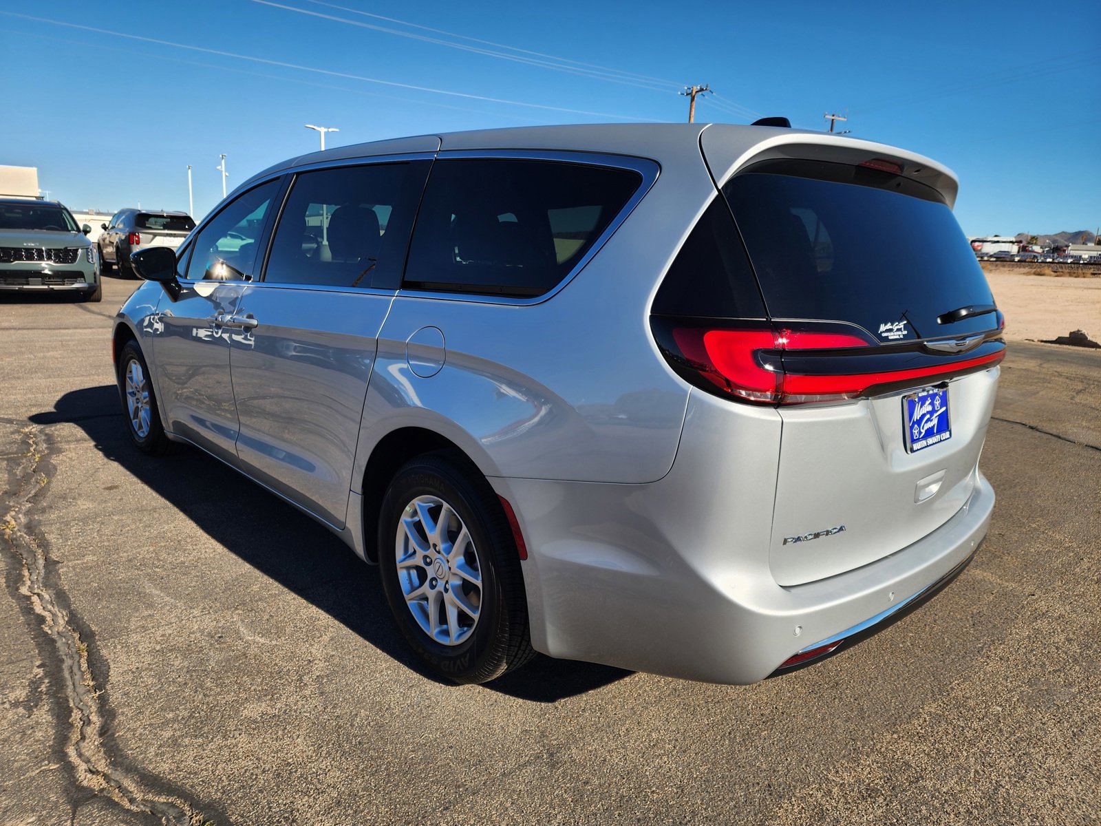 New 2026 Chrysler Pacifica Select FWD image 7