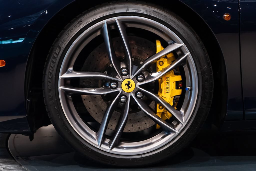Used 2018 Ferrari 488 Spider RWD image 13