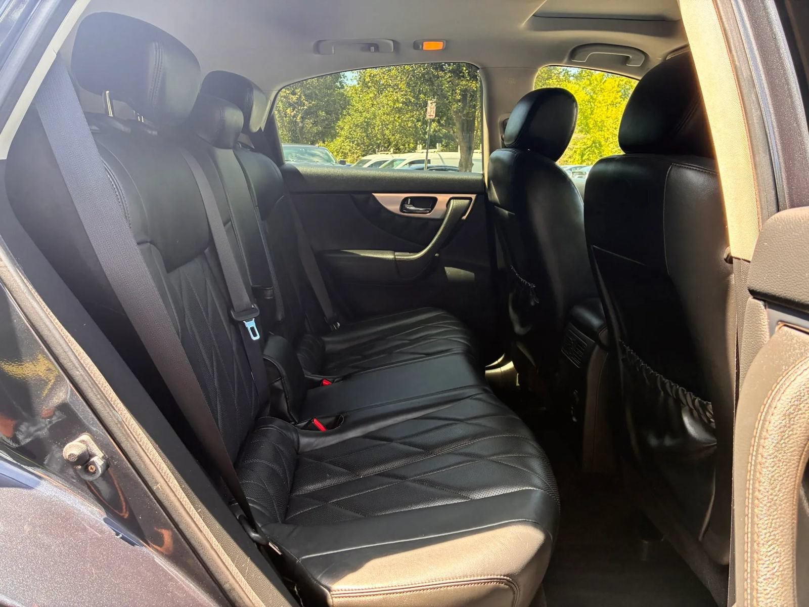 Used 2011 INFINITI FX35 AWD w/ Premium Pkg image 34