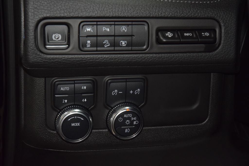 Used 2024 GMC Yukon Denali AWD/4WD image 37