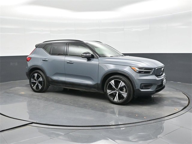 Used 2022 Volvo XC40 P8 Recharge Plus image 9