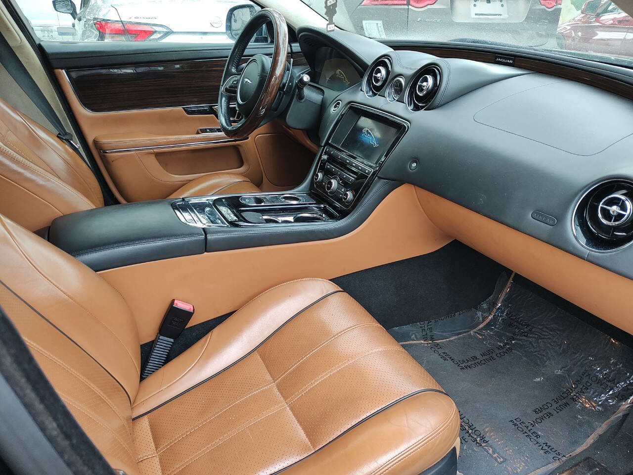 Used 2015 Jaguar XJ L Portfolio image 50