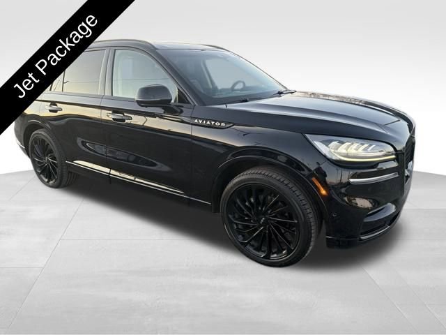 Certified 2023 Lincoln Aviator Reserve w/ Equipment Group 201A image 11
