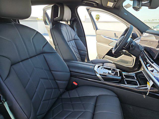 New 2025 BMW 750e xDrive image 10