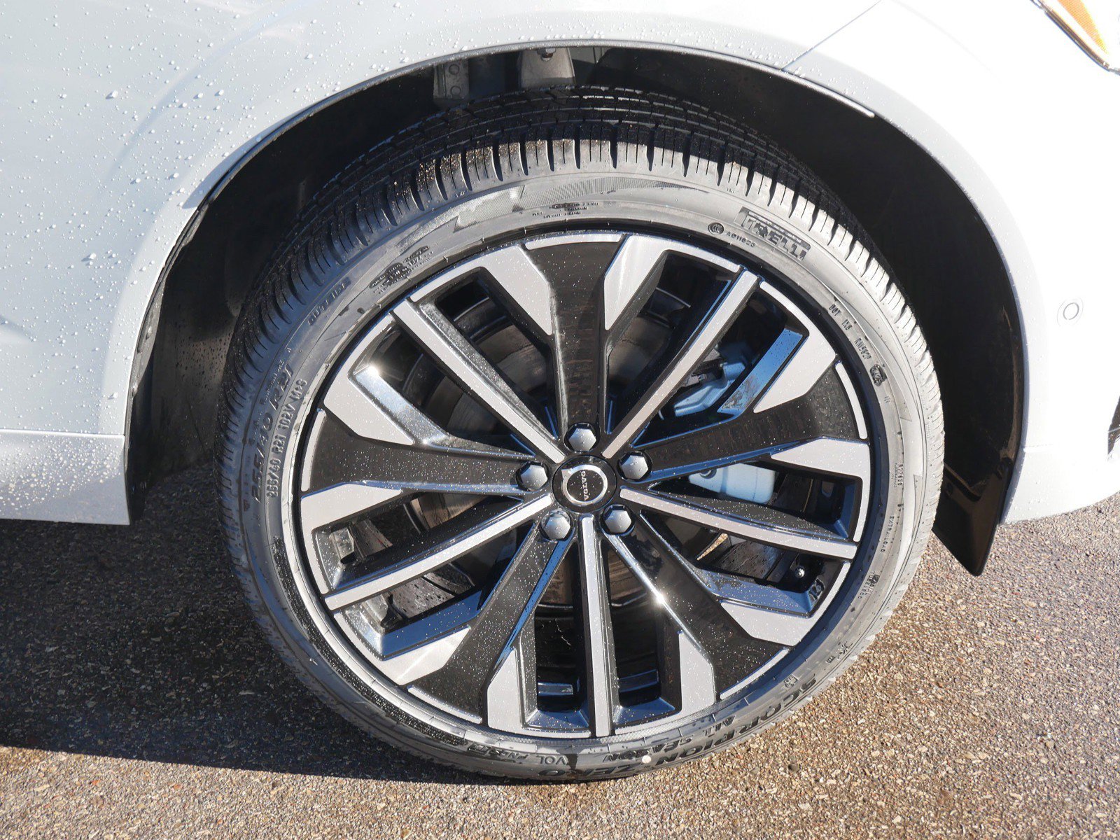 New 2026 Volvo XC60 T8 Ultra w/ Protection Package Premier image 4