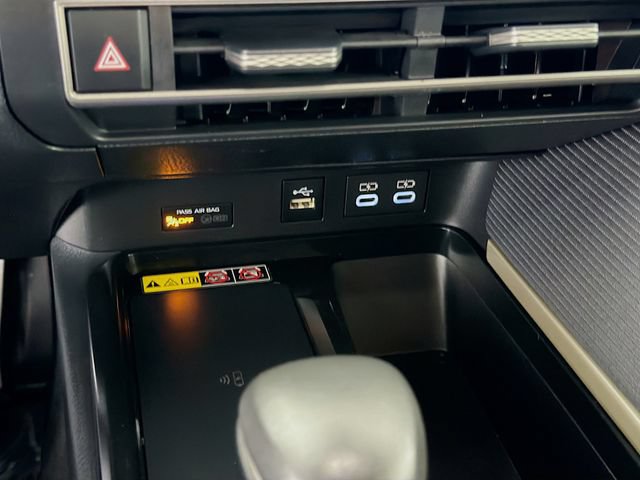 Used 2025 Toyota Camry SE FWD image 31