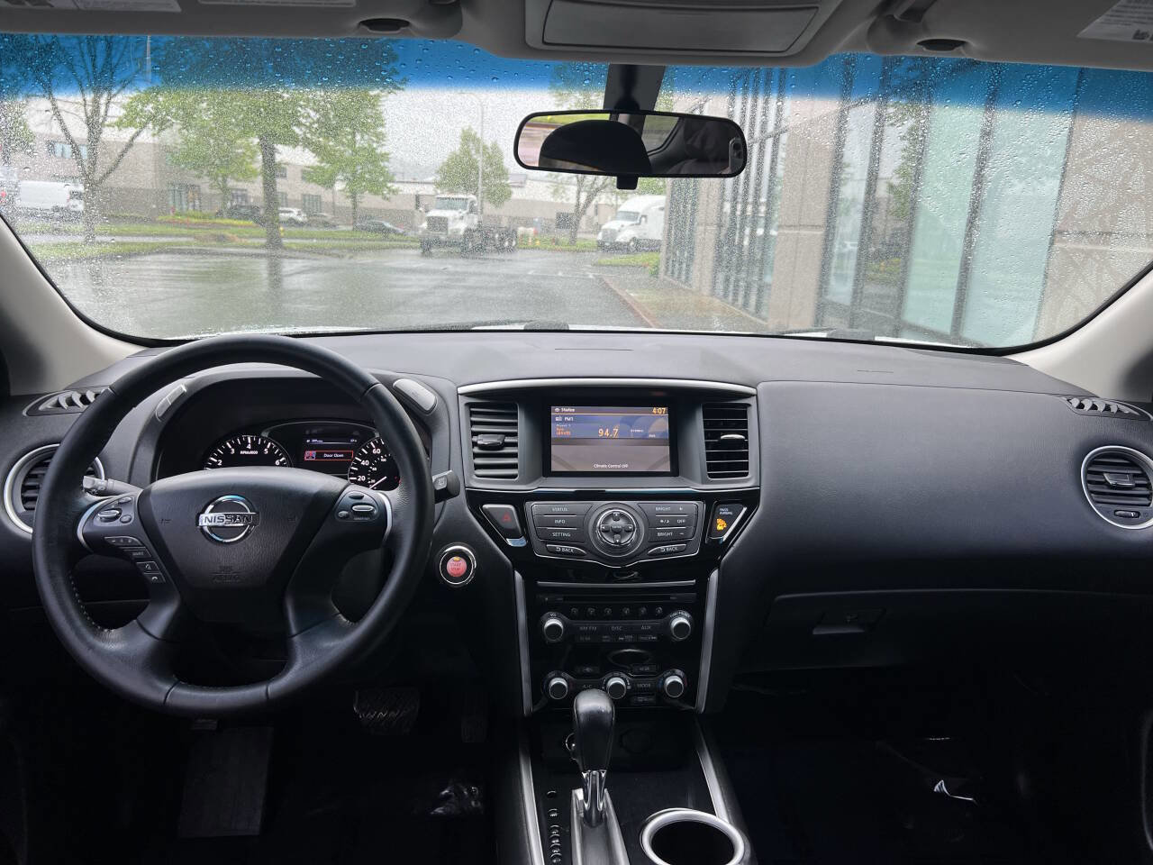 Used 2014 Nissan Pathfinder SV FWD image 14