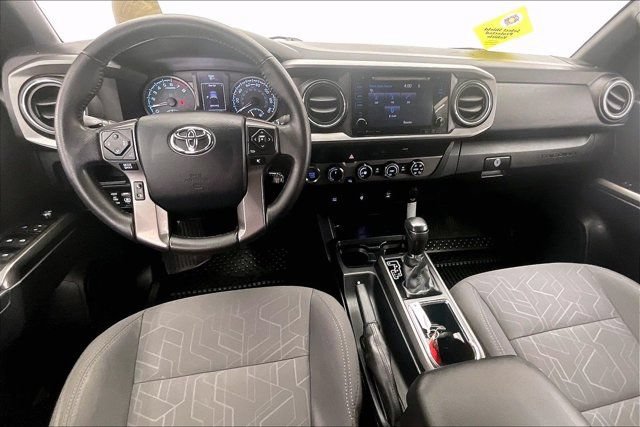 Used 2017 Toyota Tacoma TRD Off-Road AWD/4WD image 15