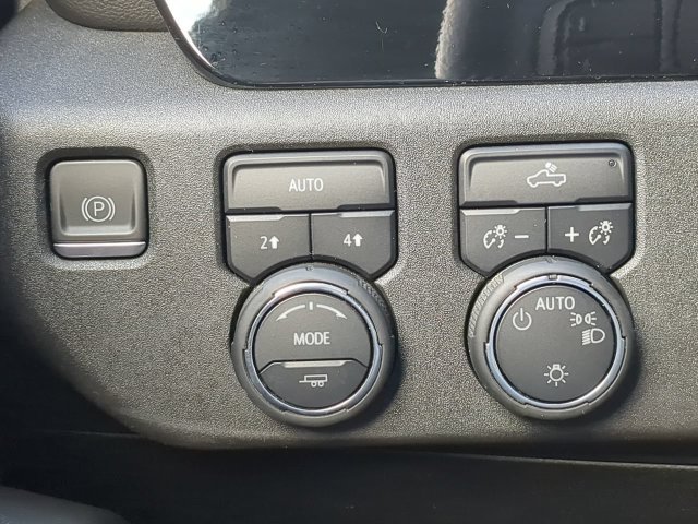Used 2023 Chevrolet Silverado 1500 LT AWD/4WD image 26