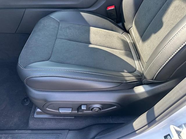 New 2025 Jeep Grand Cherokee L Altitude image 12