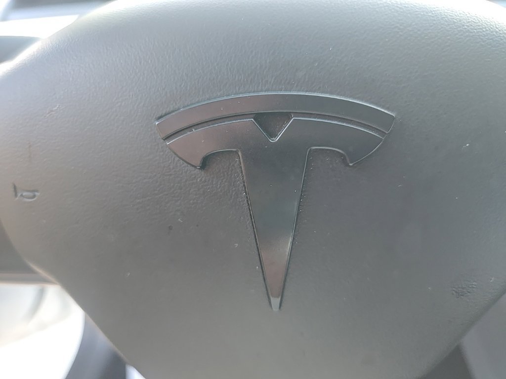 Used 2021 Tesla Model Y Long Range AWD/4WD image 38