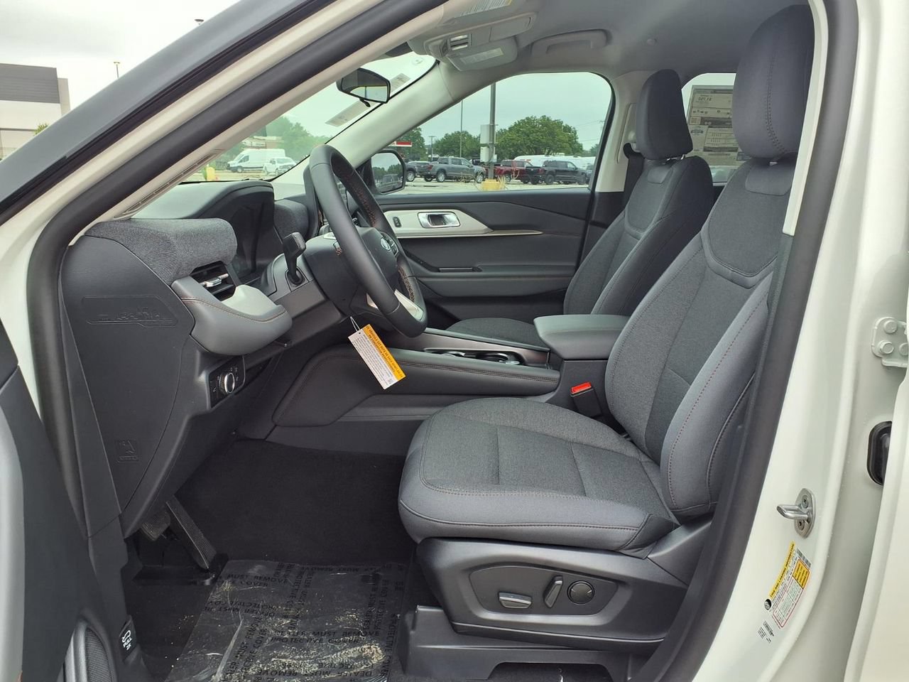 New 2026 Ford Explorer Active RWD image 18