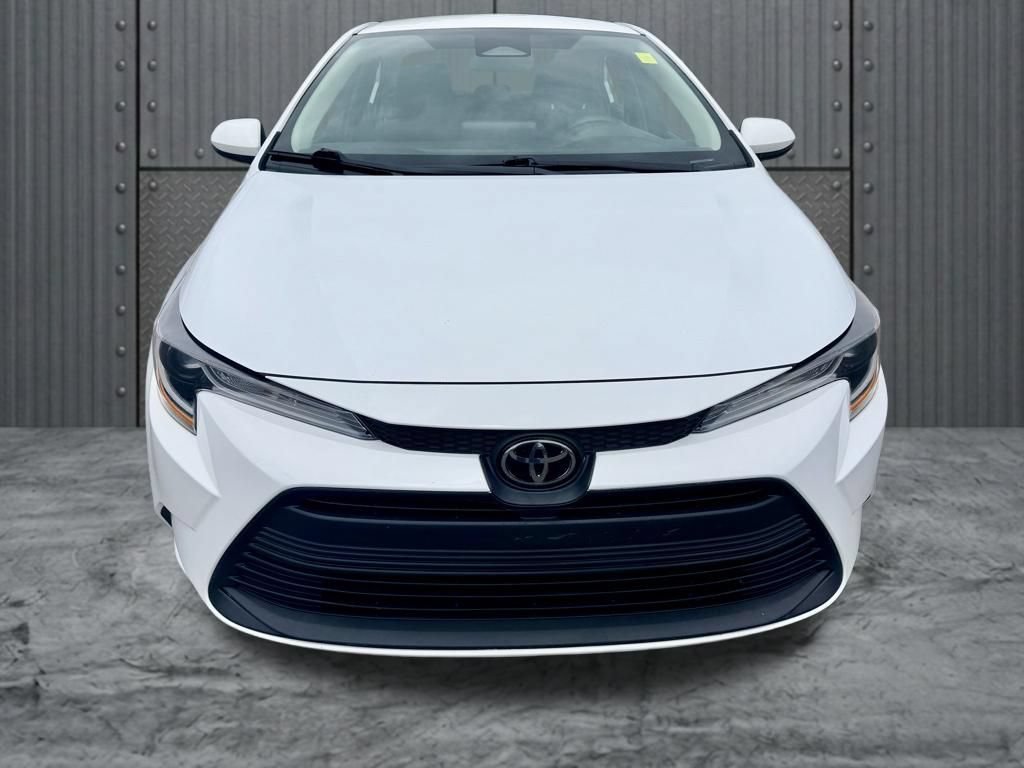 Used 2023 Toyota Corolla LE FWD image 8