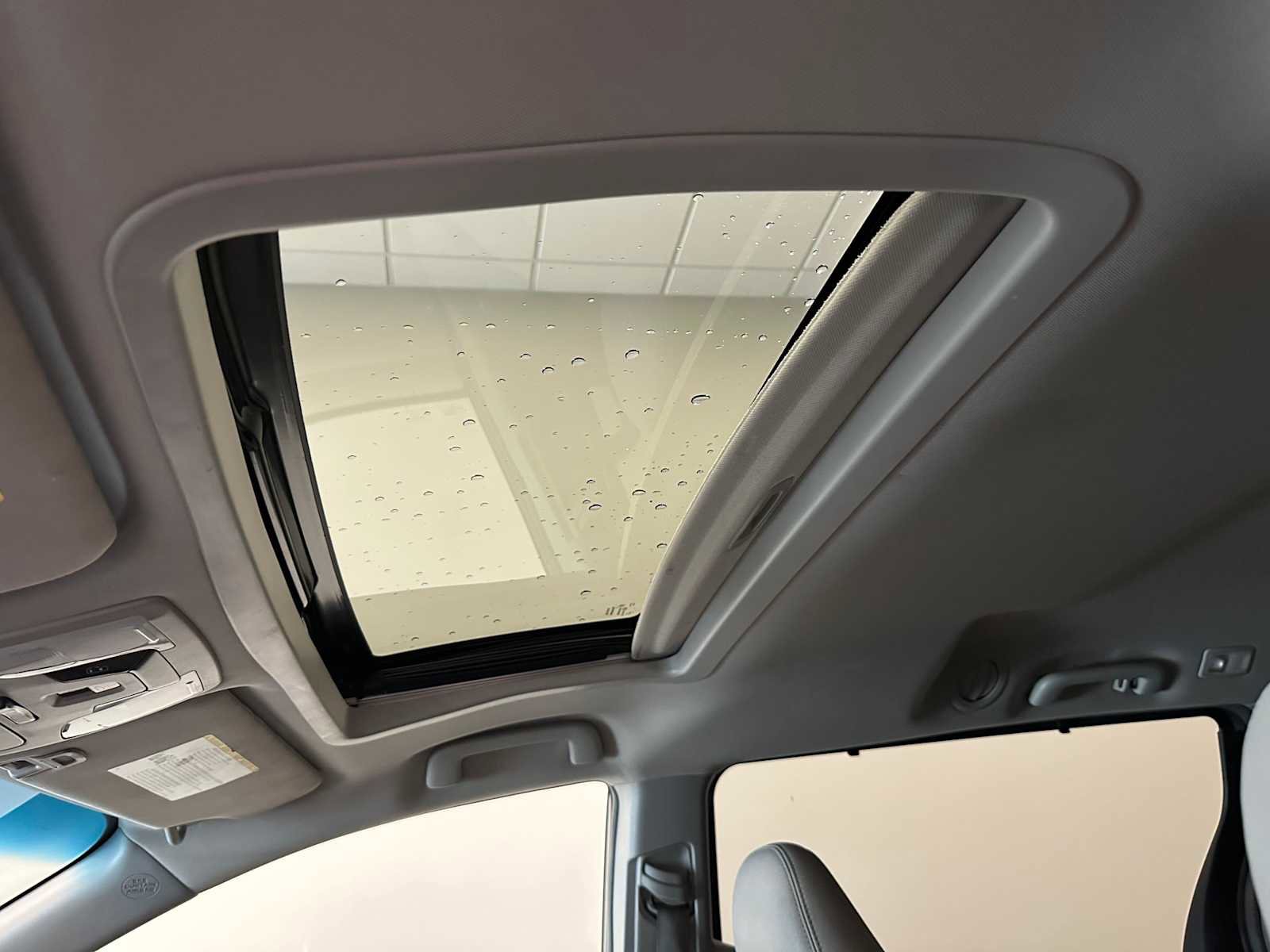 Used 2015 Toyota Sienna XLE w/ XLE Navigation Package image 21