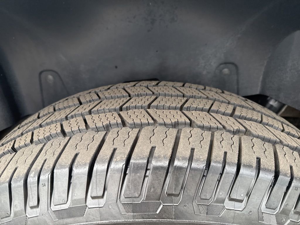 Used 2014 GMC Yukon XL SLT w/ SLT-2 Equipment Package image 29