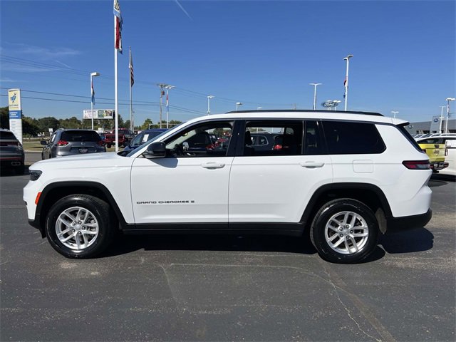 Used 2023 Jeep Grand Cherokee L Laredo image 4