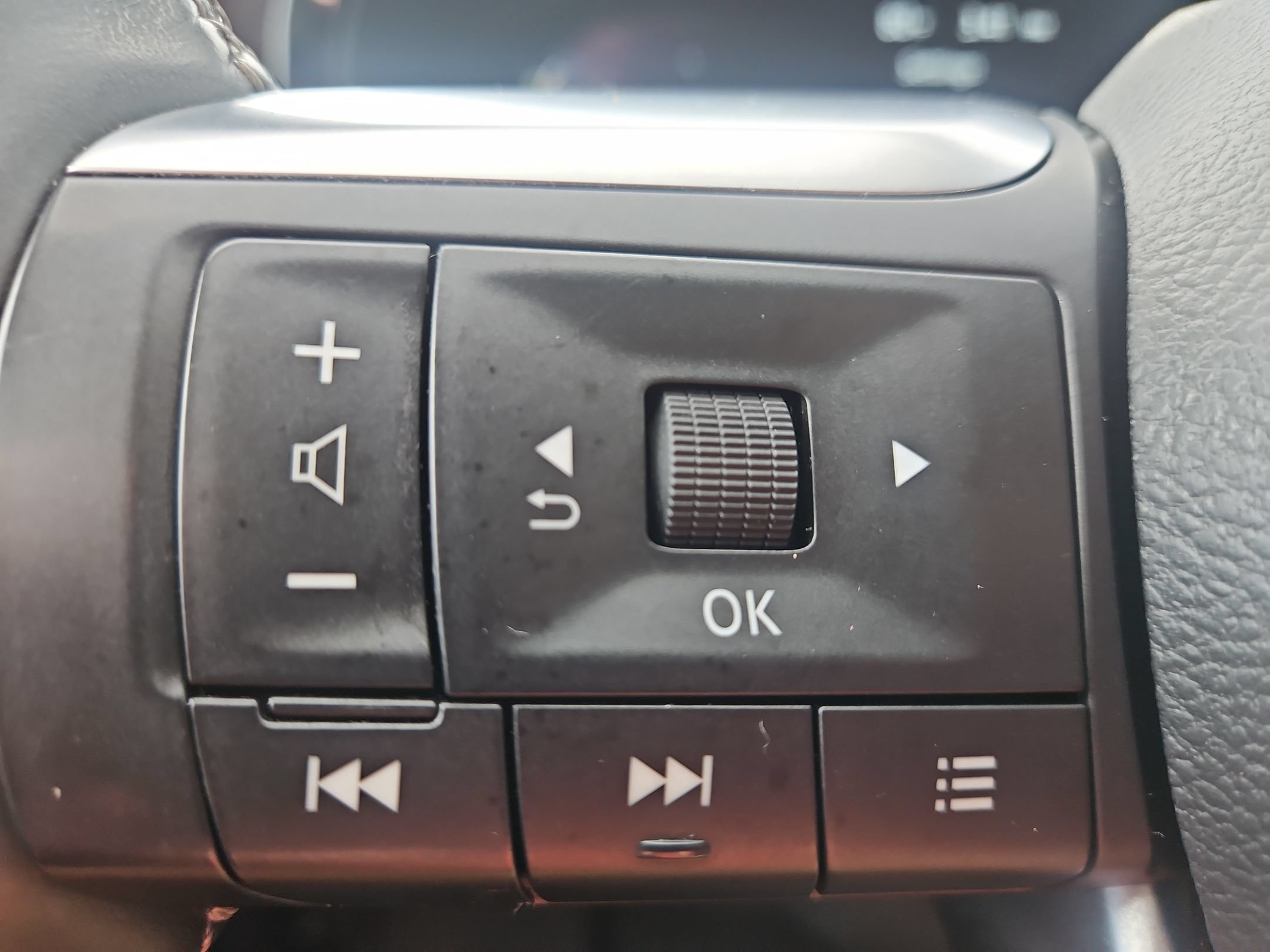 Used 2024 INFINITI QX60 Sensory w/ Vision Package AWD/4WD image 28