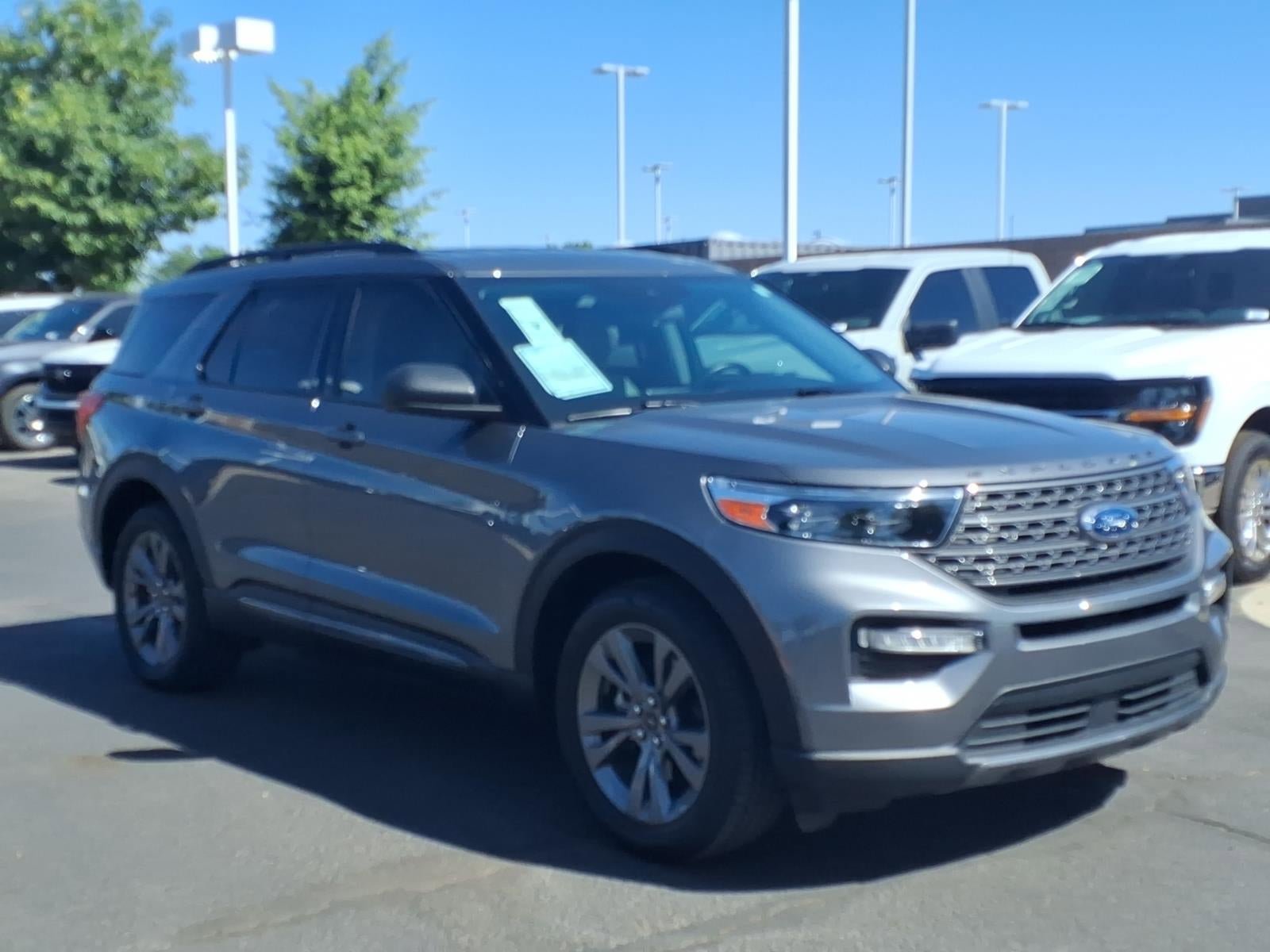 Used 2021 Ford Explorer XLT w/ Equipment Group 202A AWD/4WD image 1