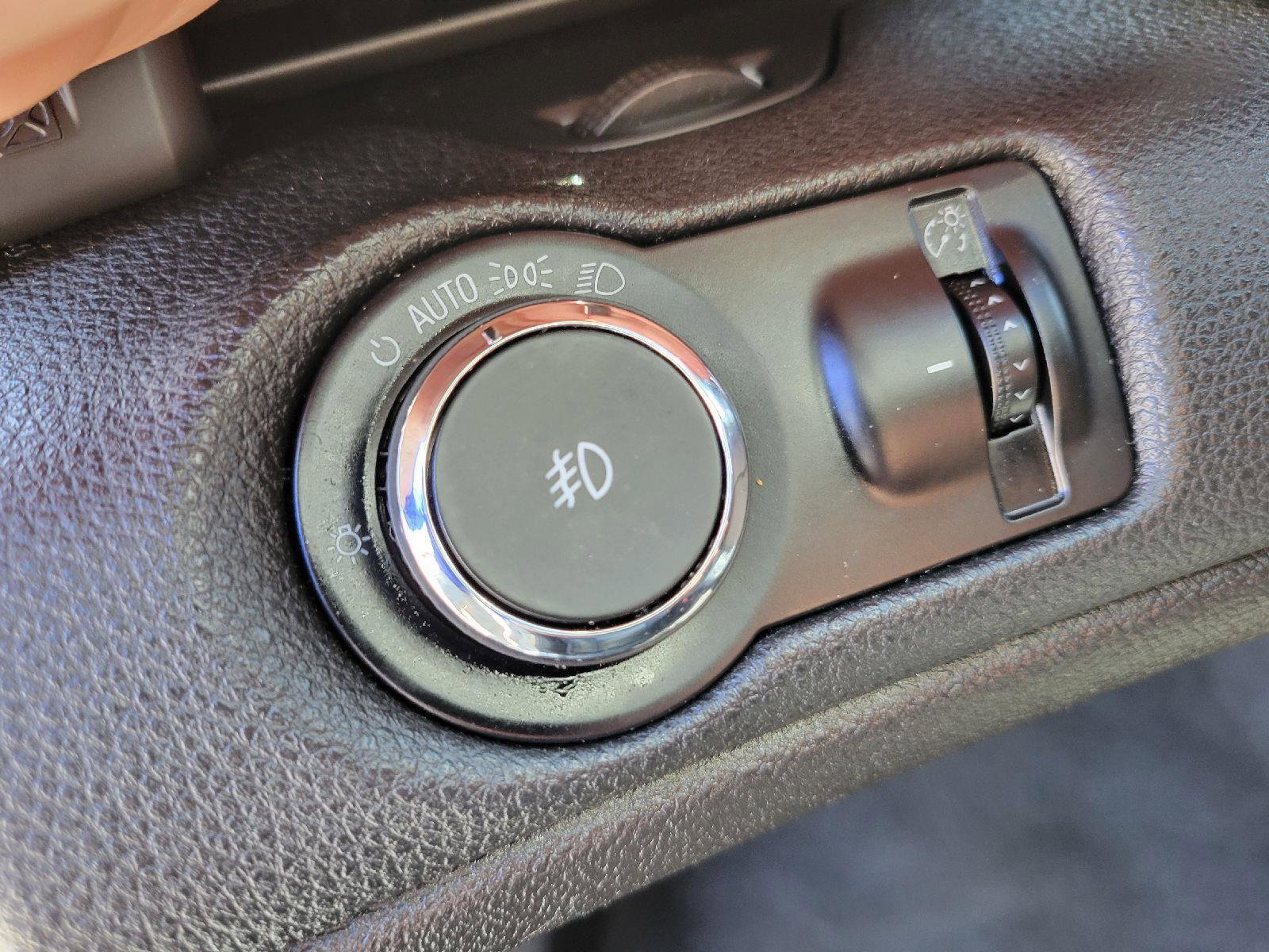 Used 2013 Chevrolet Malibu Eco w/ Leather Package FWD image 10