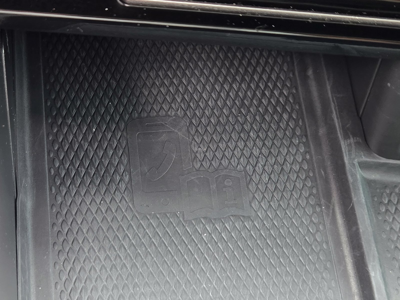 Used 2024 Volkswagen Atlas SE FWD image 19