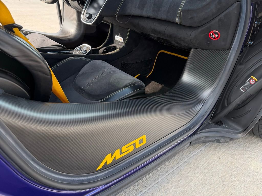 Used 2020 McLaren 600LT Spider RWD image 26