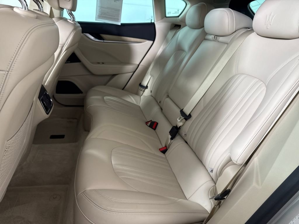Used 2018 Maserati Levante GranLusso AWD/4WD image 13