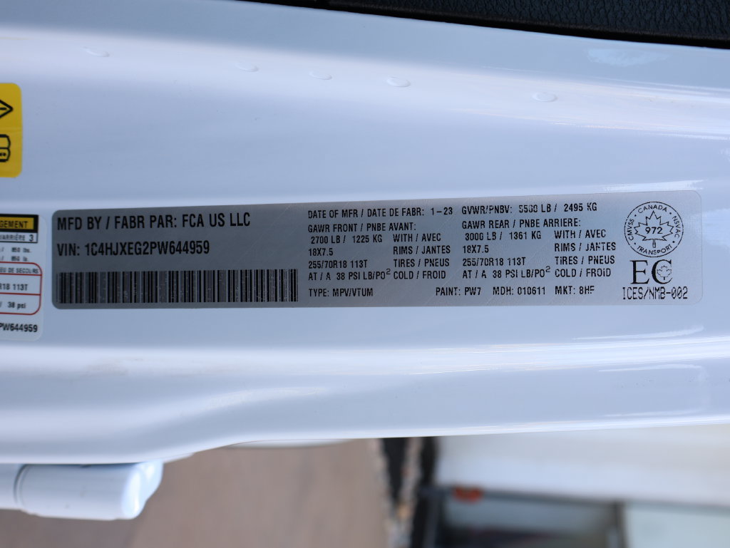 Used 2023 Jeep Wrangler Unlimited Sahara AWD/4WD image 40