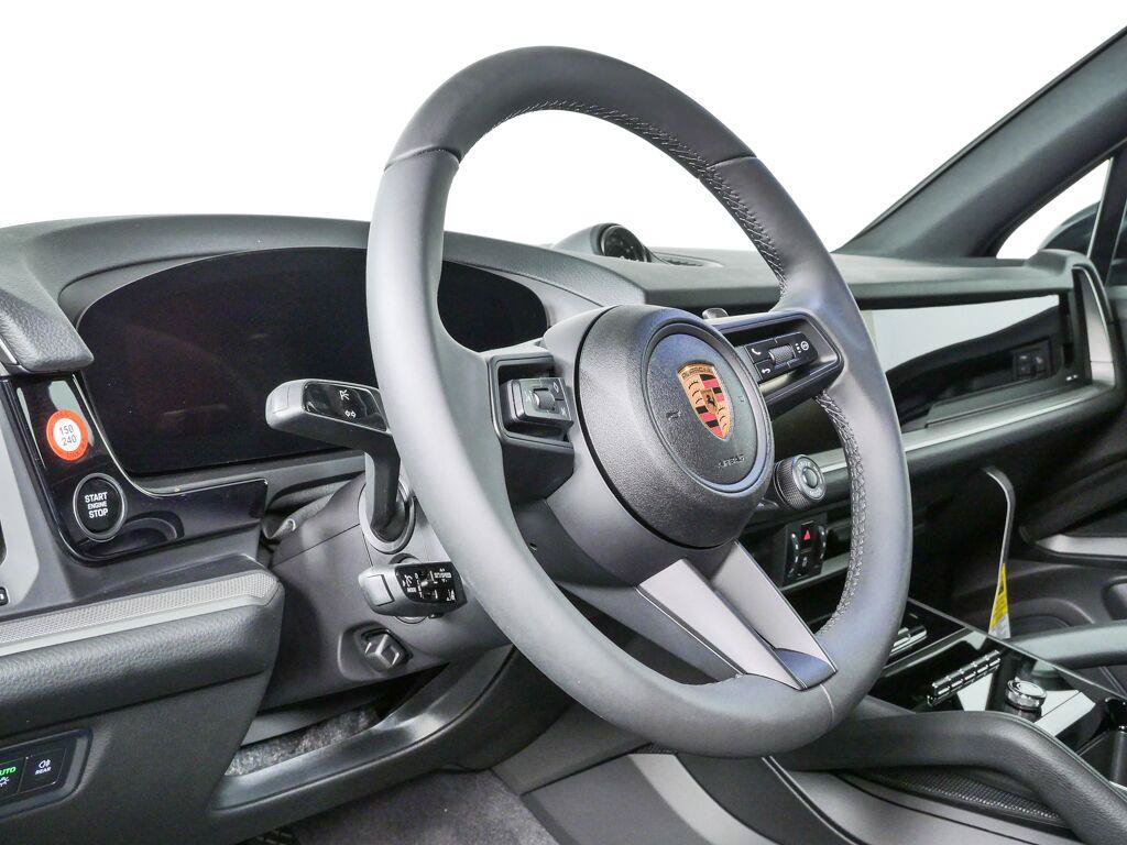 New 2026 Porsche Cayenne AWD/4WD image 4