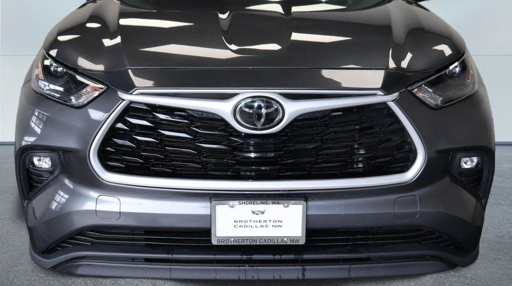 Used 2025 Toyota Highlander Limited AWD/4WD image 12