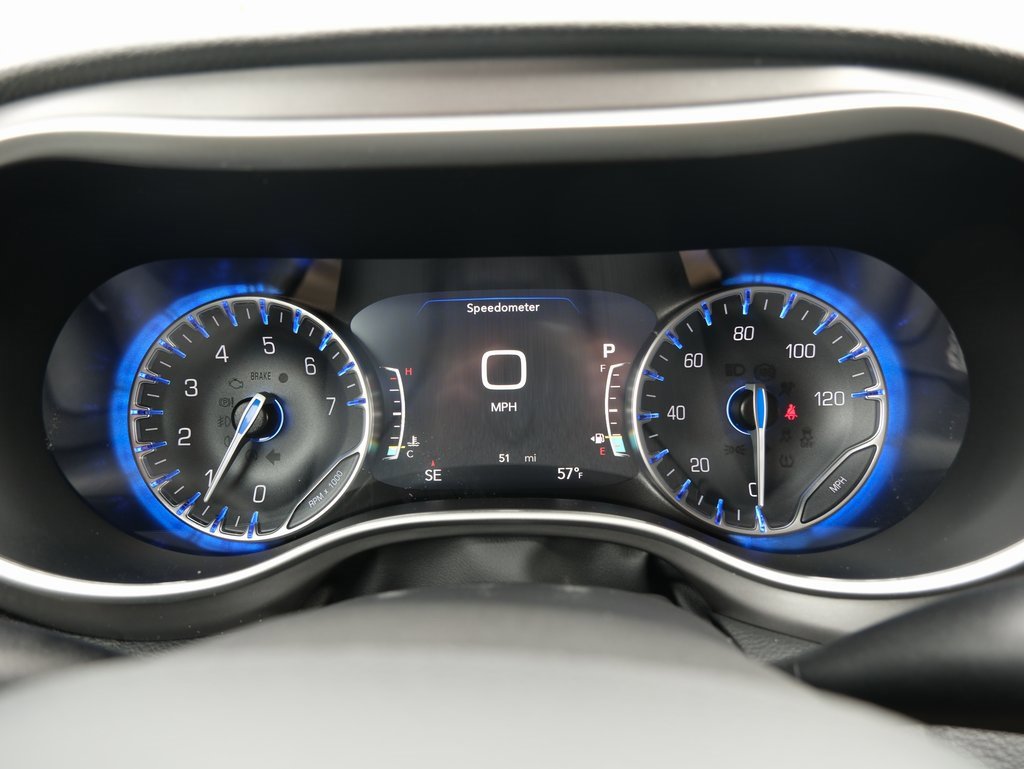 New 2025 Chrysler Pacifica Select image 7