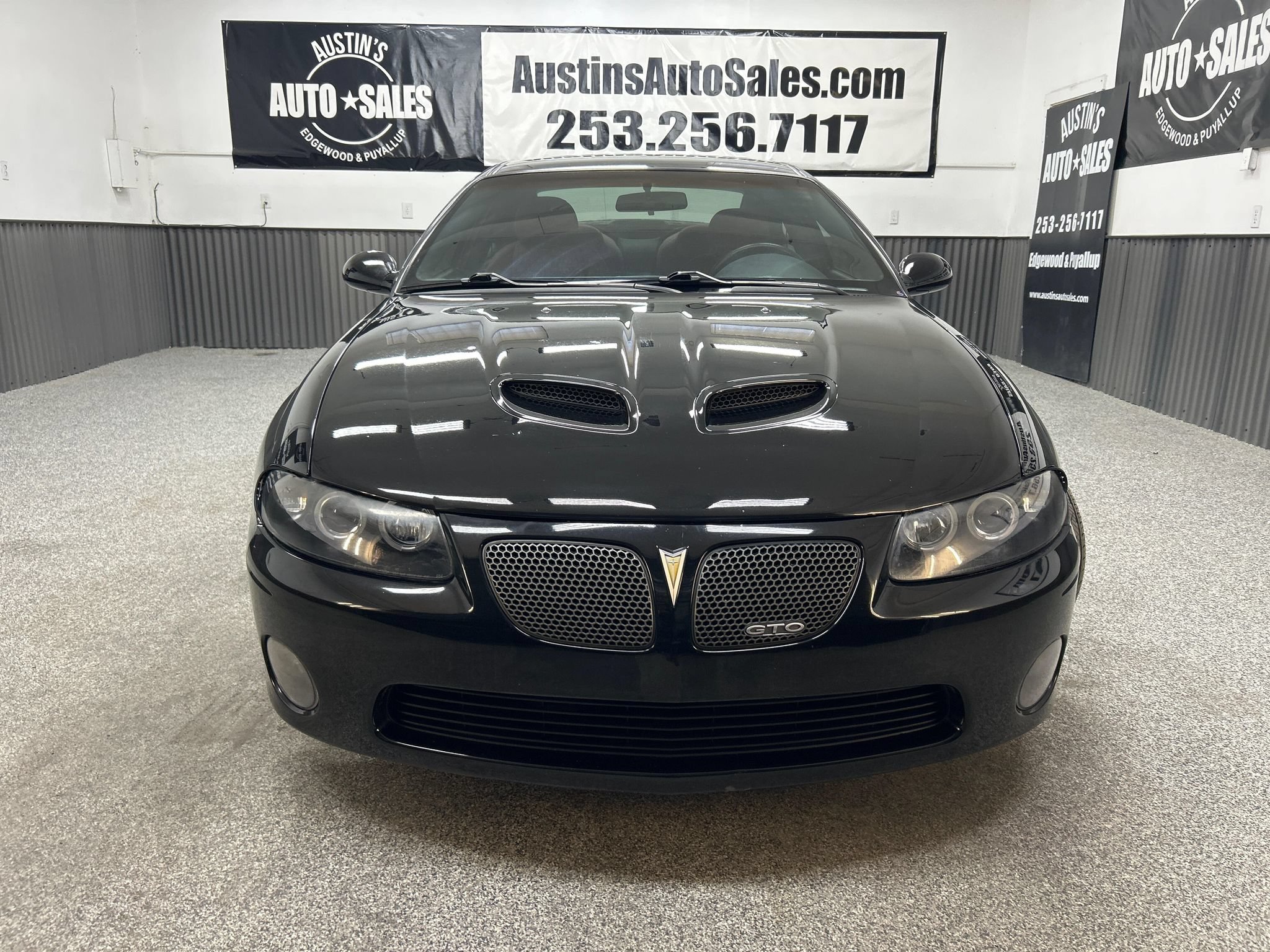 Used 2005 Pontiac GTO RWD image 2