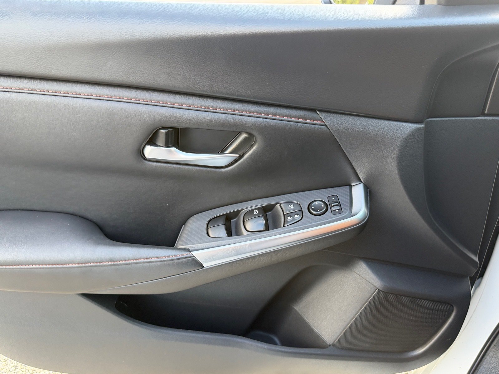 Certified 2024 Nissan Sentra SR FWD image 32