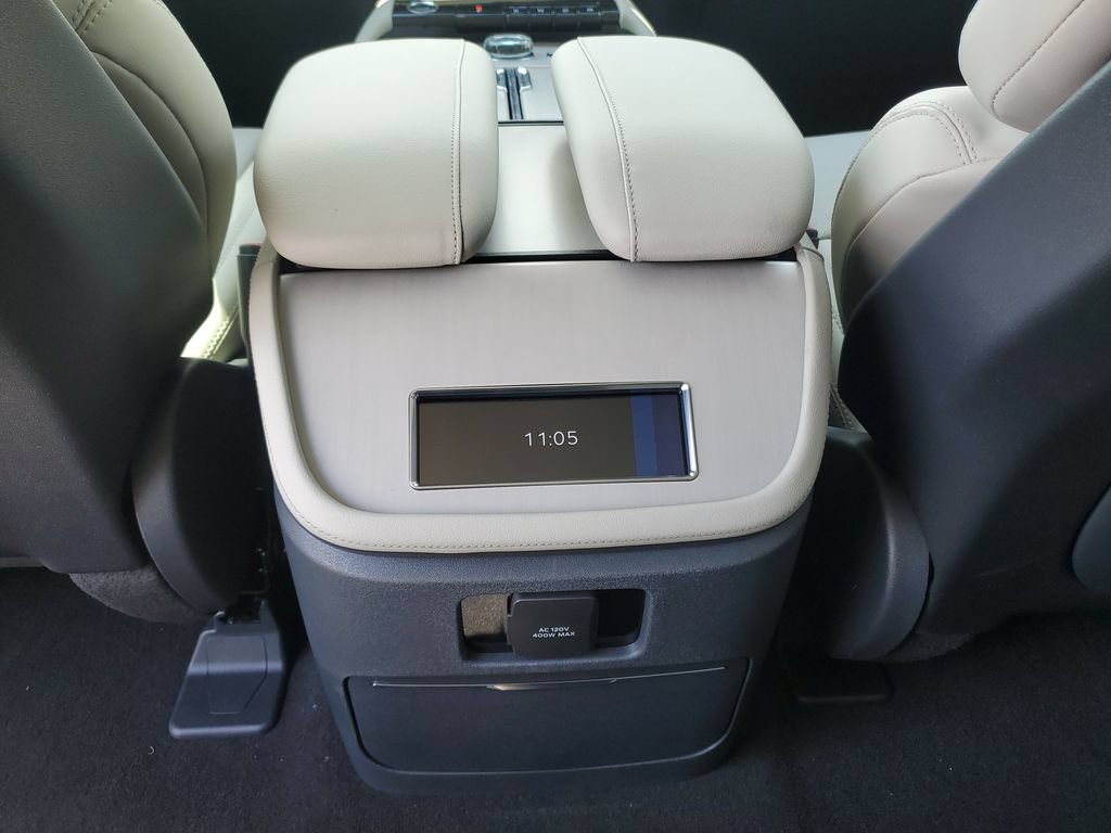 New 2026 Lincoln Navigator L Premier AWD/4WD image 15