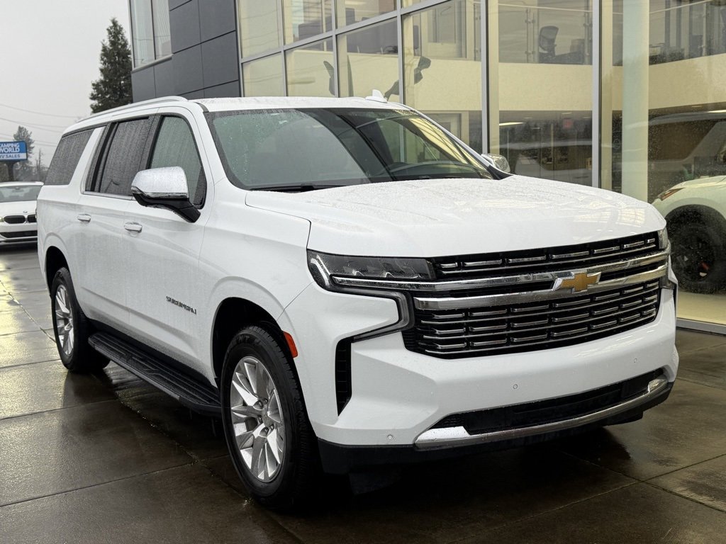 Used 2023 Chevrolet Suburban Premier image 2