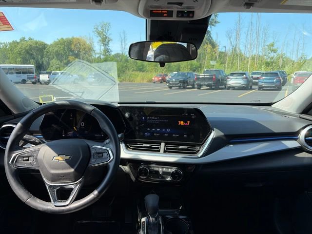 Used 2025 Chevrolet Trax LT w/ Driver Confidence Package FWD image 12