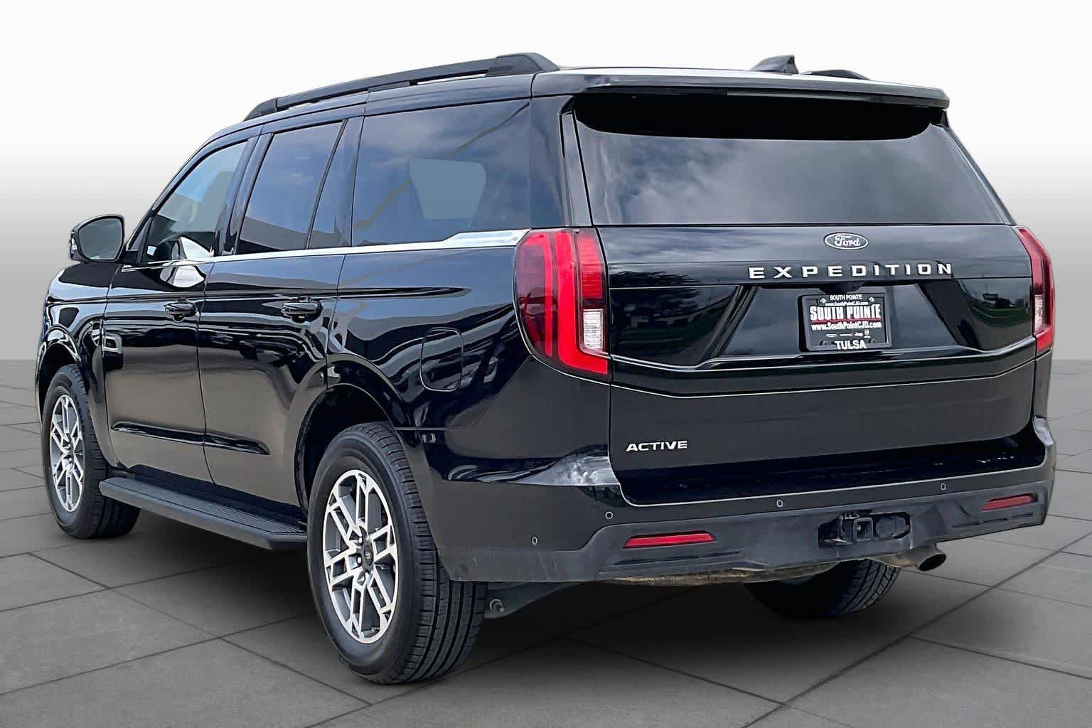 Used 2025 Ford Expedition Active AWD/4WD image 12