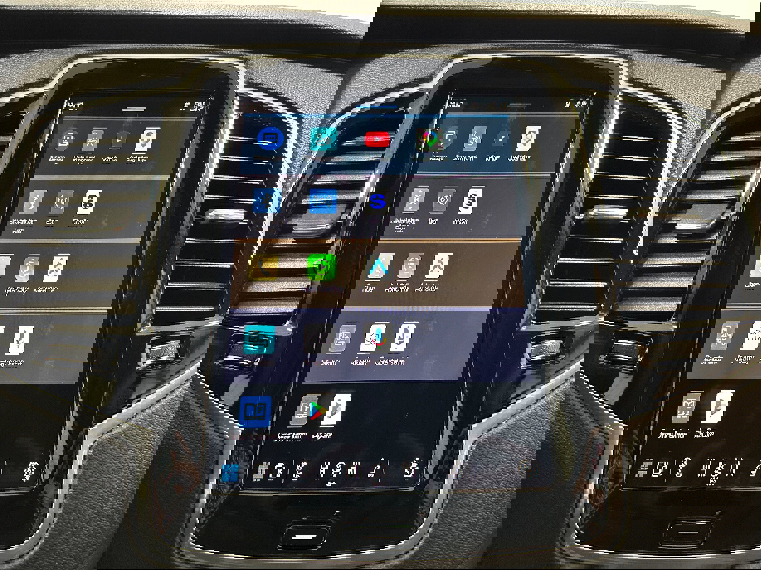 Used 2023 Volvo XC90 B6 Plus image 9