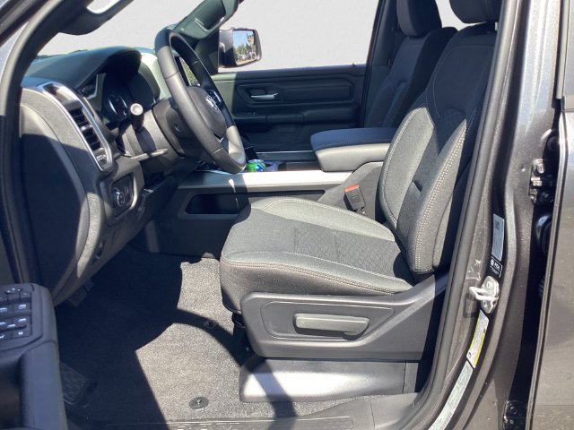 New 2026 RAM 1500 Express AWD/4WD image 9