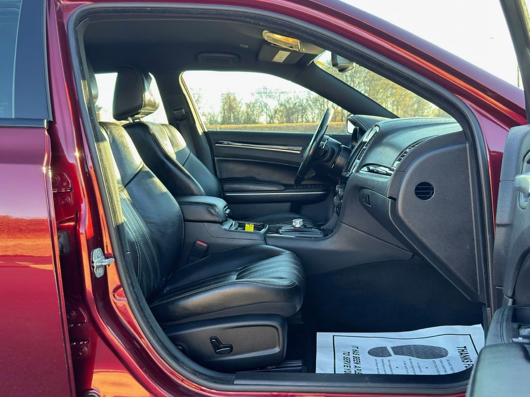 Used 2019 Chrysler 300 S image 20