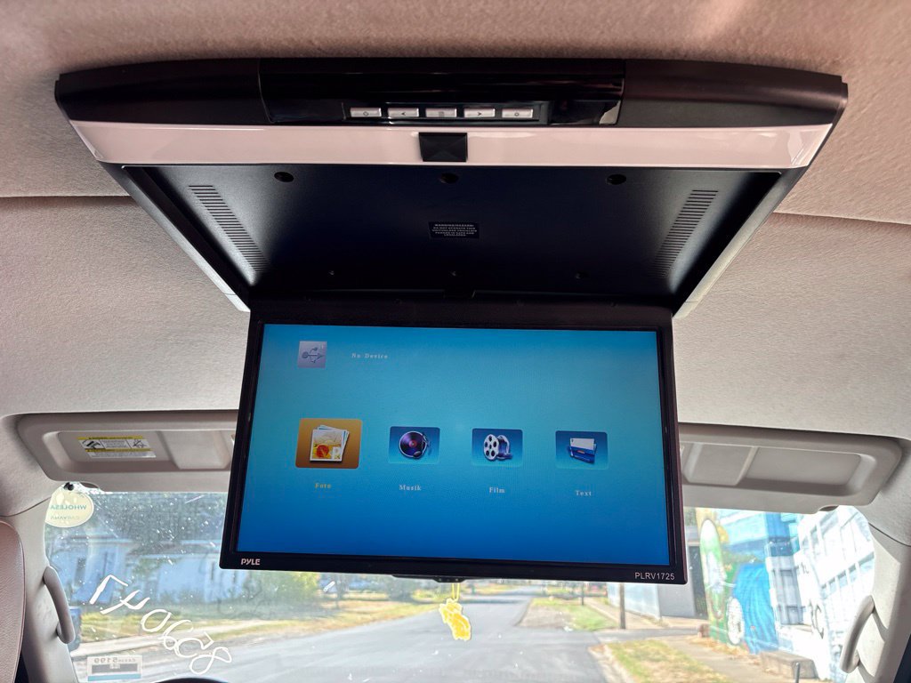 Used 2018 Nissan NV 3500 SL RWD image 22