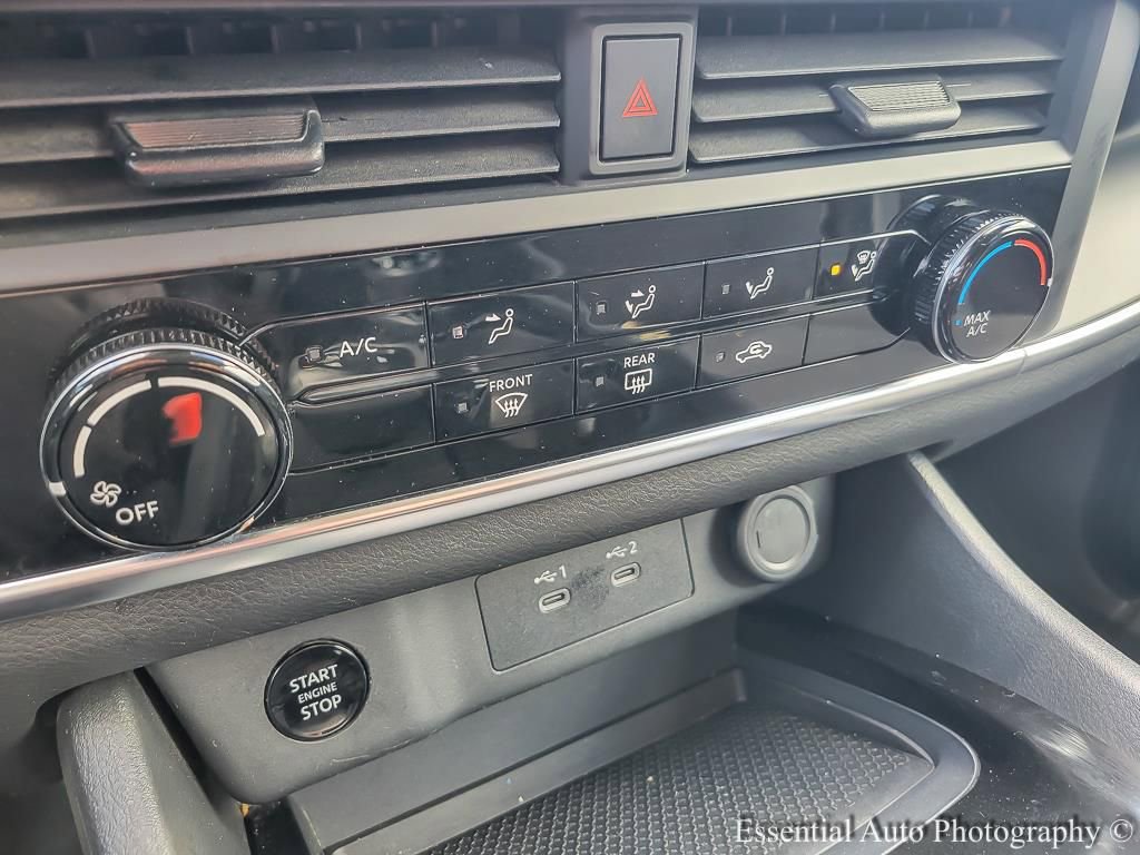 Used 2024 Nissan Rogue S image 16