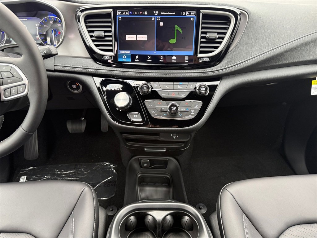 New 2026 Chrysler Pacifica Select image 11