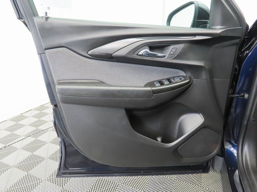 Used 2021 Chevrolet TrailBlazer LT w/ Convenience Package image 22