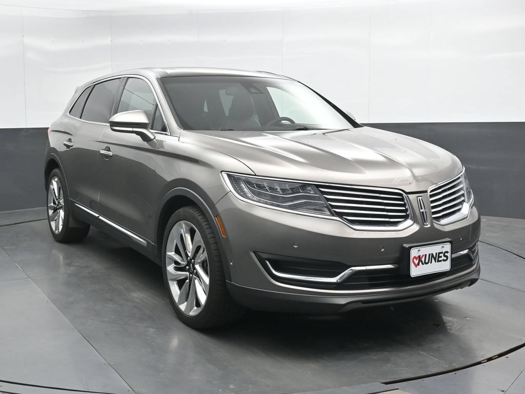 Used 2016 Lincoln MKX Reserve w/ Luxury Package AWD/4WD image 4