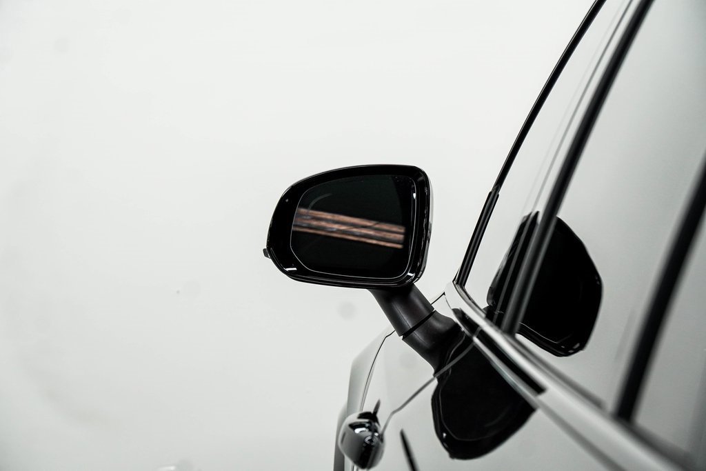 Used 2021 Volvo XC90 T6 R-Design w/ Advanced Package image 14