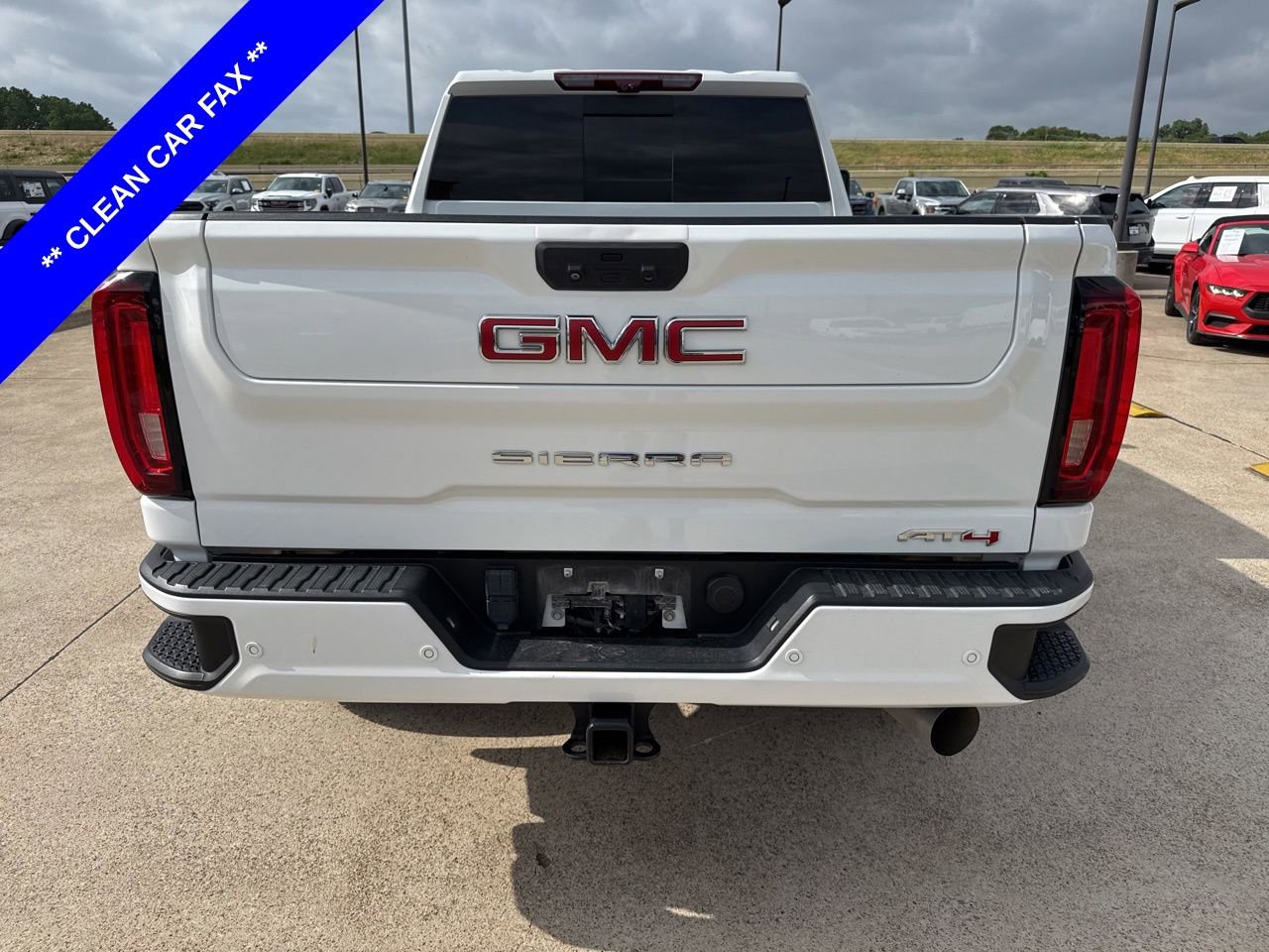 Used 2022 GMC Sierra 2500 AT4 w/ AT4 Premium Plus Package AWD/4WD image 9