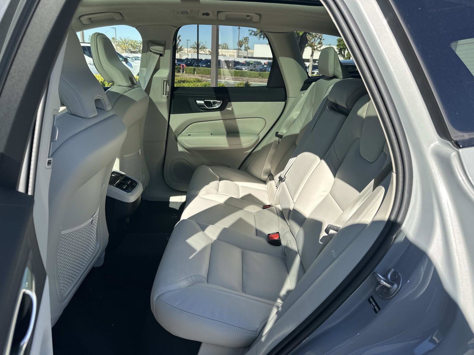 New 2026 Volvo XC60 B5 Ultra w/ Climate Package AWD/4WD image 17